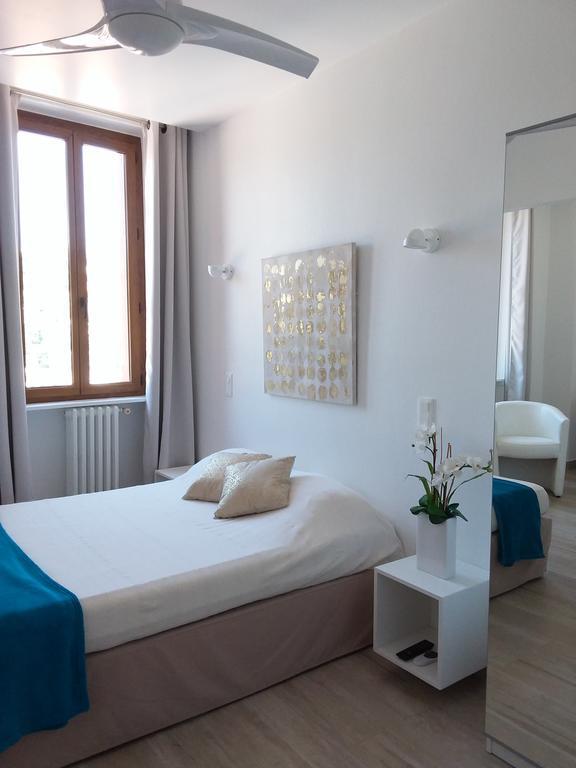 Hotel Du Soleil Hyères Exteriör bild